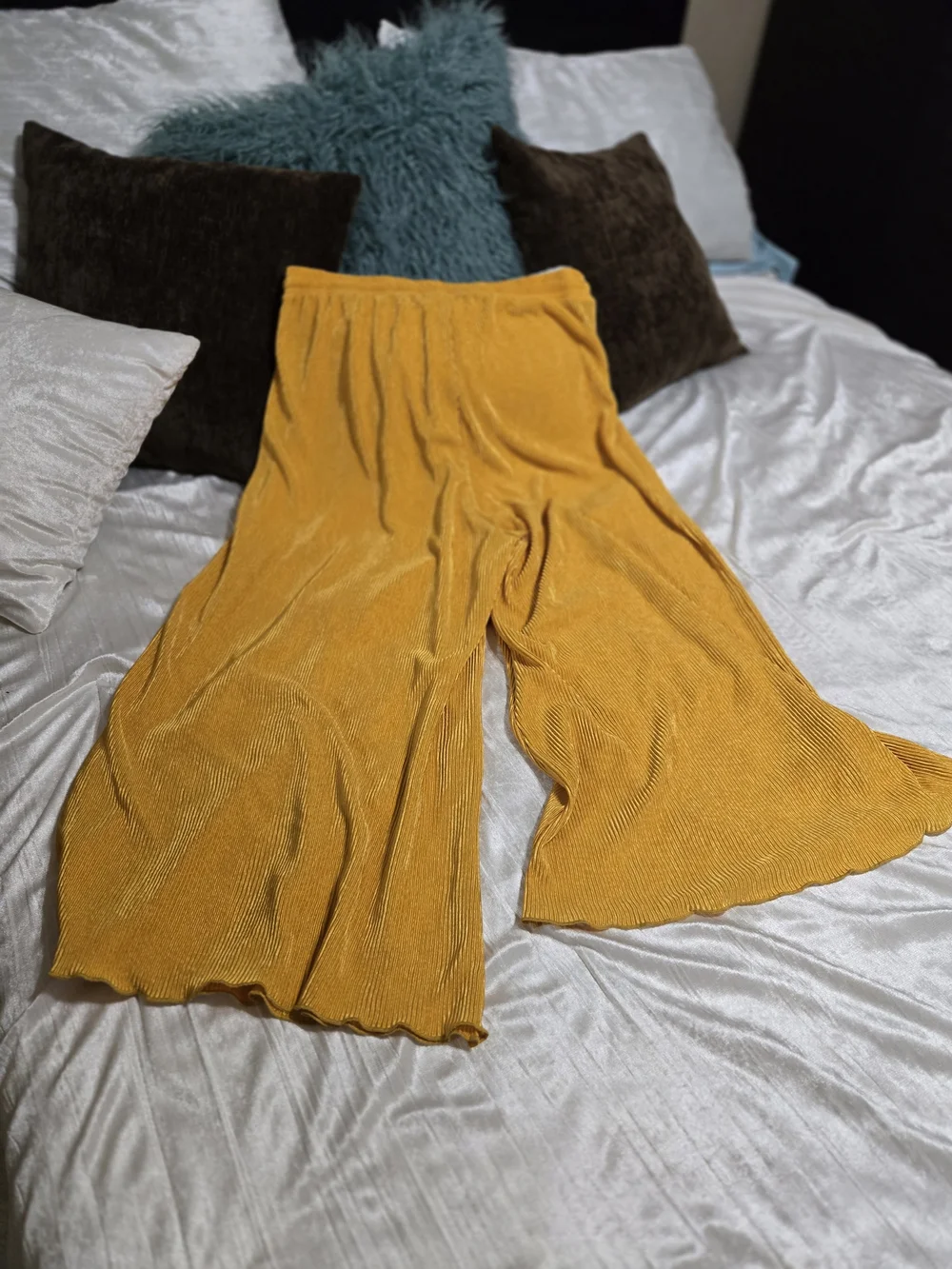 Ripe Mustard Ribbed Wide-Leg Crop Pants Size XL NWOT. Zig Zag Stripe